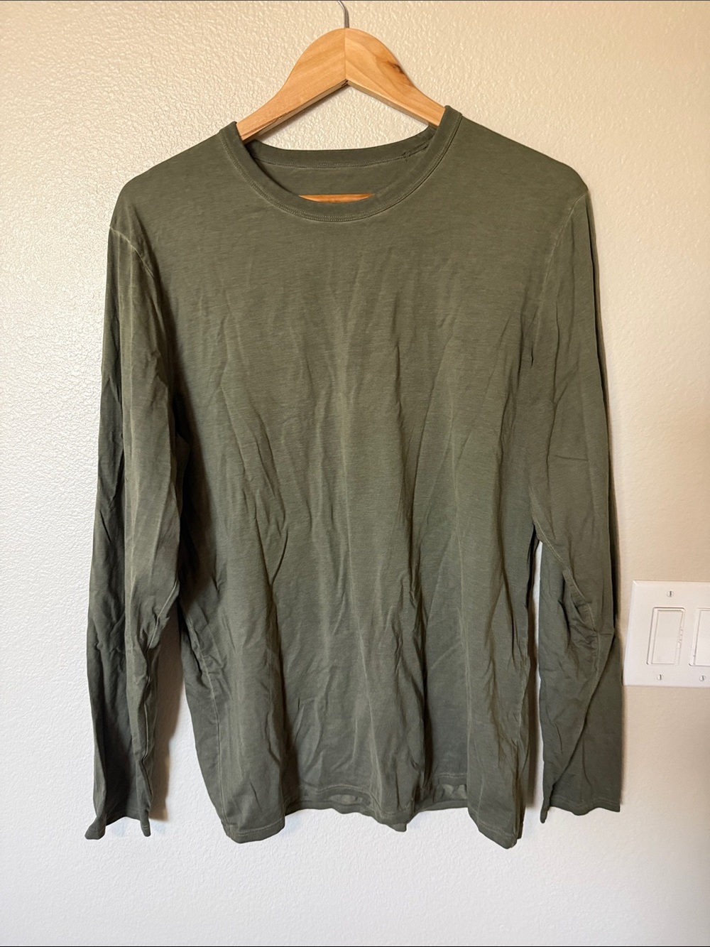 lululemon athletica Men's Long-Sleeve Crewneck Shirt - Olive
